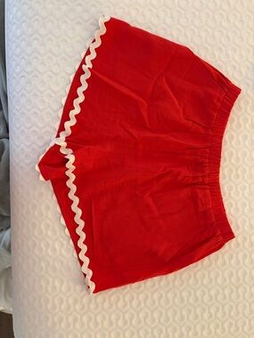 VICI Sefton Contrast Scallop Trim Shorts